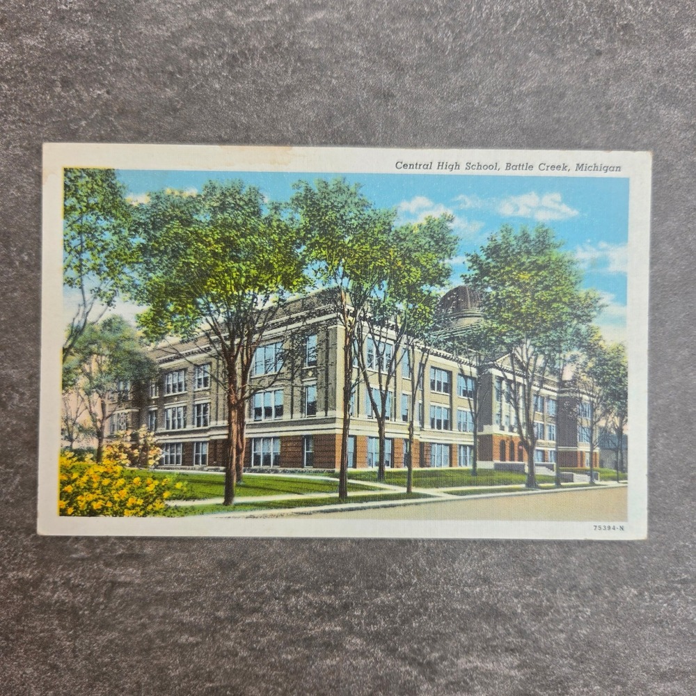 Battle Creek Michigan Central High School Vintage Linen Postcard 75394-N